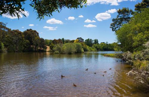 Daylesford House | Boatshed House