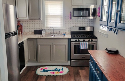 Town of Hastings House | Boho cozy 3 bedroom house close to Syracuse and Oswego with waterfront views.