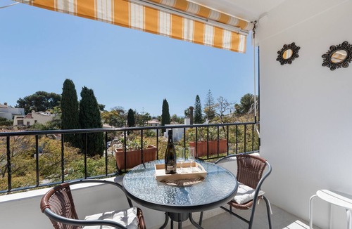 Nueva Andalucia Apartment | Boho Studio Apartment with Balcony, Wi-Fi and Air Conditioning