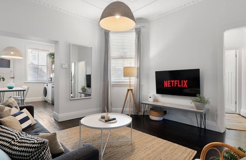 Bondi Apartment | Bondi Lifestyle Apartment, Walk to Totti's & Cafés