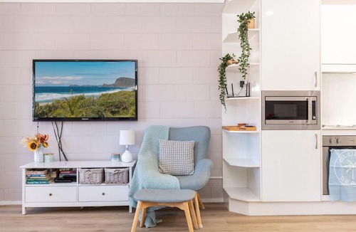 Blueys Beach House | Boomerang Point Apartment