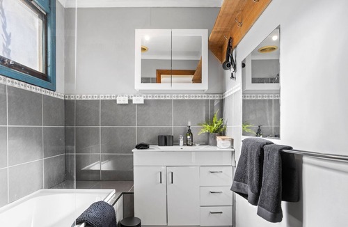Metcalfe Other | Boutique house on tranquil organic farm - sleeps 6
