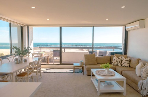 St Kilda West Apartment | Boutique Stay at St Kilda Beach with amazing views