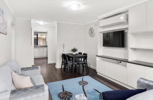 Essendon Apartment | Boutique Stays - Lilly Pilly