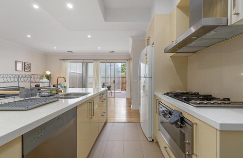 Glen Waverley House | Boutique Townhouse near The Glen by Live Local