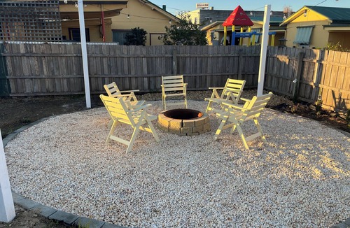 Lakes Entrance House | Brand new 4-bedroom house inside of town Lakes Entrance