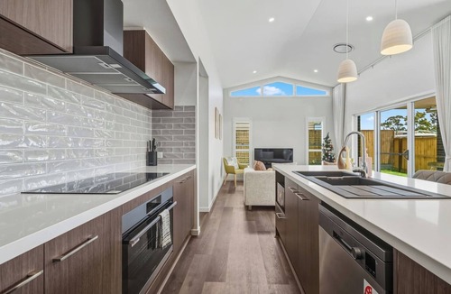 Park Ridge House | Brand new 4BR Family Home in Peaceful Park Ridge