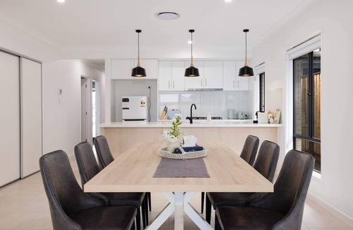 Jimboomba House | Brand new 4BR Family-friendly house, WIFI, Garage