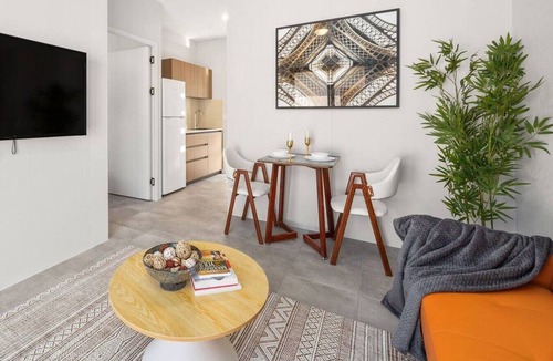 Caboolture House | Brand new - Apartment (1) - 1 Queen Bed