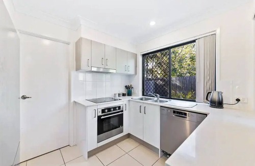 Doolandella House | Brand New Furniture/Stylish Decor/3 Bedrooms