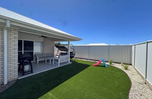 Pialba House | BRAND NEW HOUSE perfect for multi Family&Work Crew