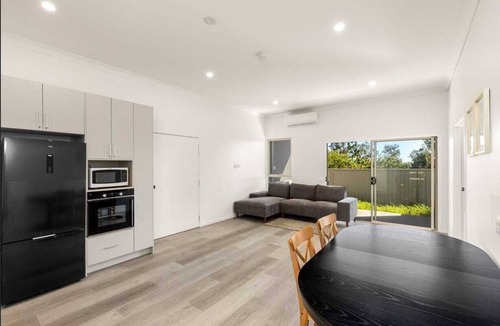 Goodna House | Brand New Luxury 3 bedroom villa/3 ensuite - bathroom/Free Wifi