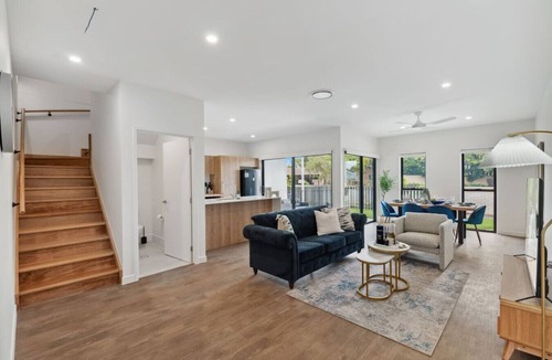 Capalaba House | BrandNew Modern 4BR House w/Parking/Yard/Mall/Park