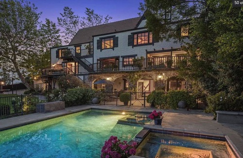 Brentwood House | Brentwood Chateau Ocean & City Views Very Private , Heated Pool & Spa