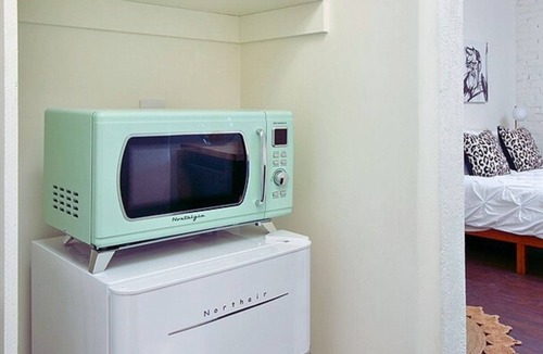 Westlake Apartment | Brick & Breeze: Your Stylish Near DTLA Hideaway!