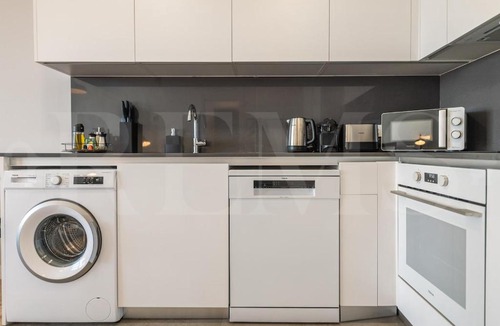 Palma-Palmilla Apartment | Bright 24th Floor Apartment, Pool & Gym REMS