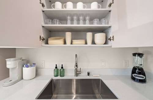 Westwood Apartment | Bright & Modern 1BR/1BA in the heart of Westwood Area