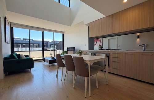 Leichhardt Condo | Bright Stylish 2B2B Apartment in Leichhardt