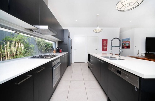 Heathwood House | Bright & Welcoming Family Home | Heathwood