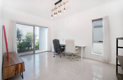 Heathwood House | Bright & Welcoming Family Home | Heathwood