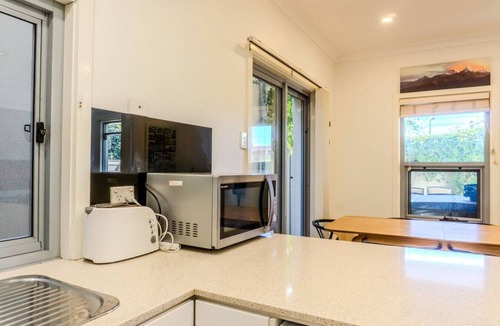 Brighton Villa | Brighton 3BR Townhouse |Sauna |Walk to Jetty,Train