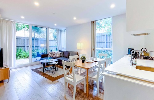 Brighton Apartment | Brilliant 2B Brighton Apt Near Beach*Garden