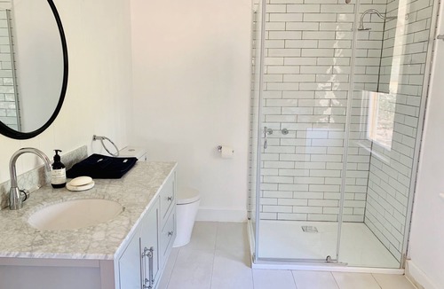 Shepparton East House | Broken River Farm Cottage, 3-bedroom in a rural setting
