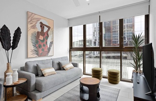 Fortitude Valley Apartment | Brooklyn on Brookes Urban High rise Sophistication