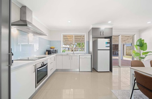 Buddina House | Buddina Bliss: Pet-friendly Retreat by the Beach