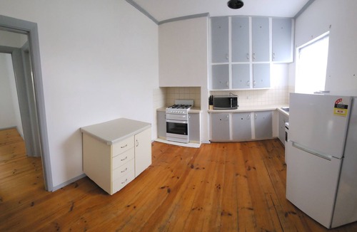 Mount Gambier House | Budget-Friendly 3-Bedroom Stone Home Mt Gambier