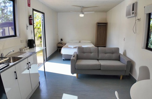 Kensington Hotel | Bundaberg Park Village