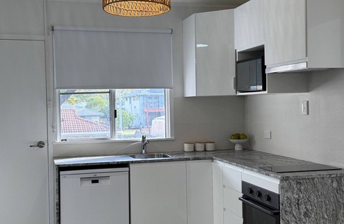 Burrum Heads Apartment | Burrum Heads Beach Escape – Modern 2BR Unit, AC, WiFi