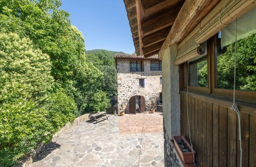 Sant Joan les Fonts House | Cabana at Mas Violella: Charm, Views, and Natural Light. Air Conditioning & Wi-Fi