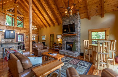 Sugar Mountain Cabin | Cabin ∙ 4 bedrooms ∙ 14 guests