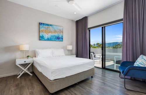 Cairns North Apartment | Cairns North 4-Bed with Outdoor Dining & Pool