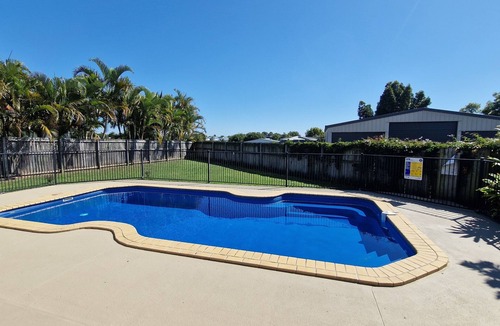 Urraween House | Calahoney 4 bedroom house and pool