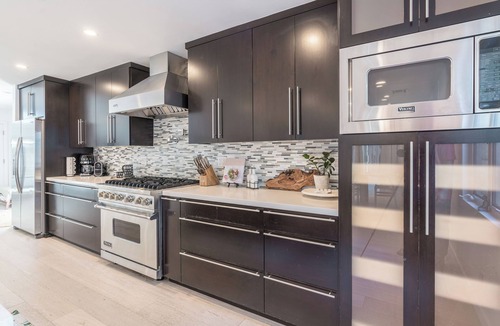 Woodland Hills House | Cali Luxury Dream Hideaway + Guest Suite