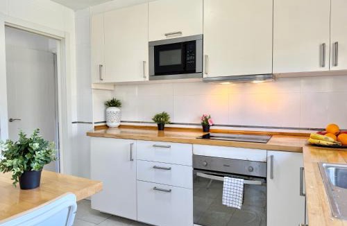 Los Naranjos Apartment | Calm Coastal Boutique Apartment for 12 by TuriVida