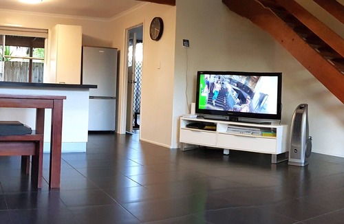 Caloundra House | Caloundra Beach Townhouse - Pet friendly.