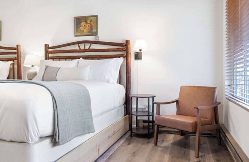 Springville Cabin | Camp Nelson Lodge Room 2