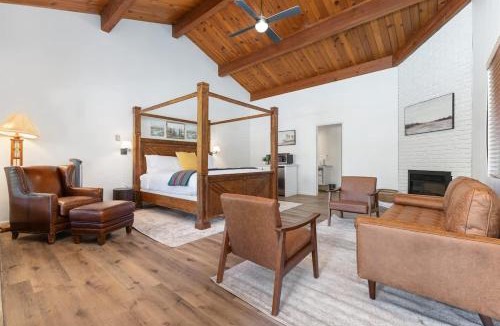 Springville House | Camp Nelson Lodge Room 10