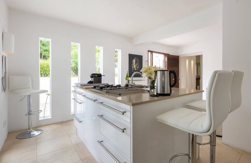 Sant Antoni de Portmany Villa | CAN Calma - Encantadora Villa con Piscina y Bbq, Ideal Para Familias