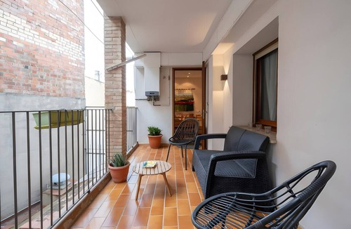 Figueres Apartment | 'Can Jeroni' Apartment in Central Figueres, 5 Minutes' Walk from the Dalí Museum