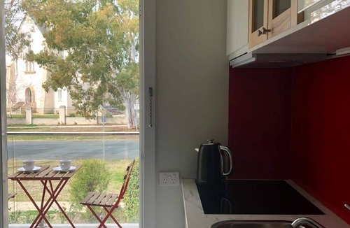 Griffith Apartment | Canberra self contained studio in central location