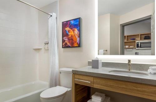 Skyland Park Hotel | Candlewood Suites Tuscaloosa by IHG