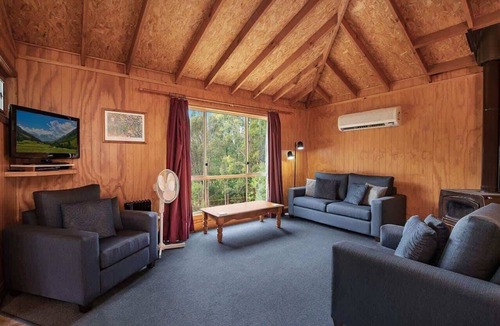 Canobolas Cabin | Canobolas Mountain Two-Bedroom Cabin 1