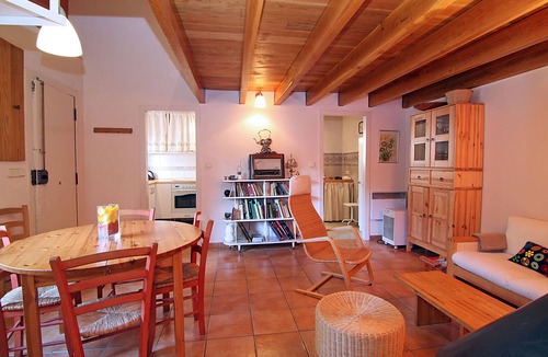 Vallvidrera House | "CanPirotBcn", Cute Seasonal rental in a state park in Barcelona (31+ days)