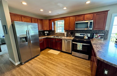 Town of Owasco House | Casa Carmela — Lakefront Home on Owasco Lake — Upscale Stunning Retreat