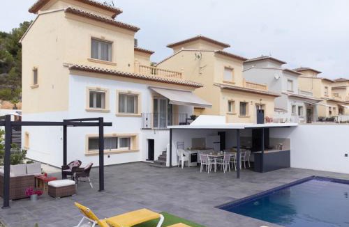 Empedrola House | Casa Cuca
