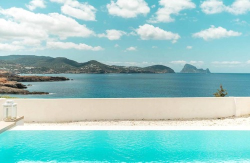 Cala Comte Villa | CASA DEL MAR A lovely house with a pool, right at the seafront & Es Vedra views